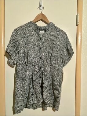 Women's Black and White Short Sleeve Blouse